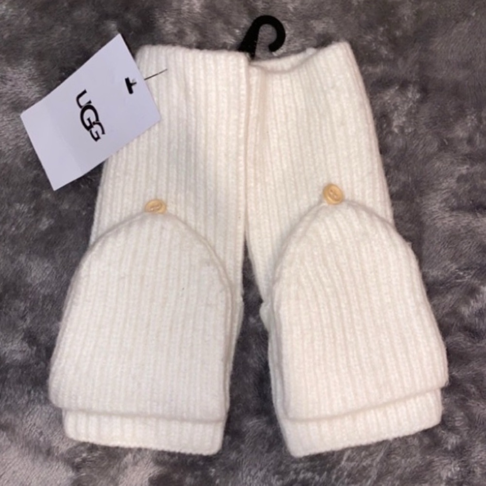 Ugg flip mitten /Brand New With Tags